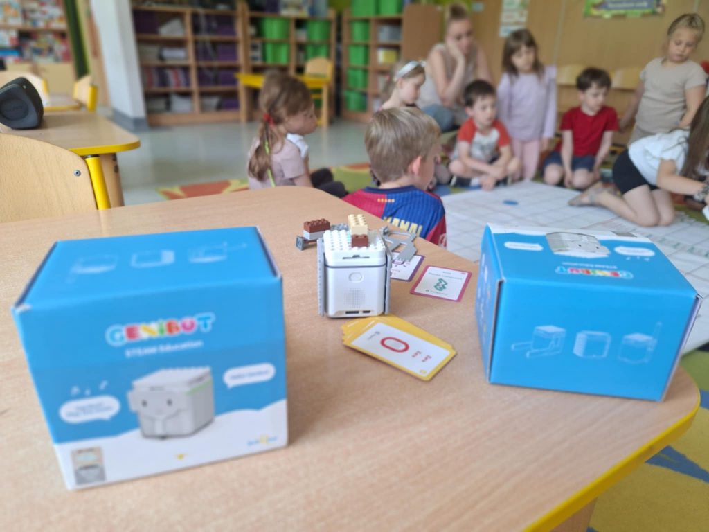 GeniBoty - zajęcia w Małych Kolarzach